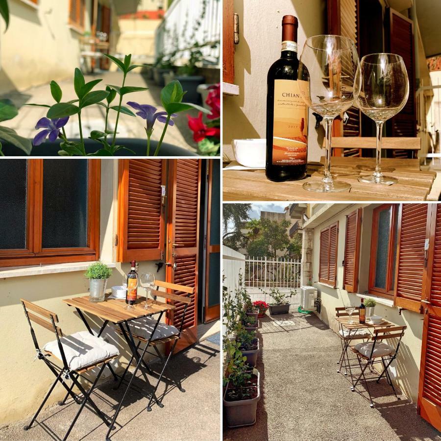Open The Classic Wooden Shutters At A Cozy City Nest فلورنس المظهر الخارجي الصورة